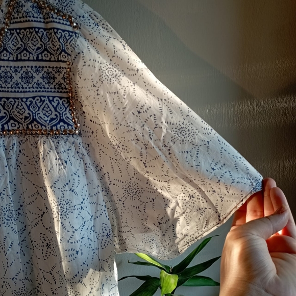 White and Blue Cotton Plus Top - Picture 13 of 15